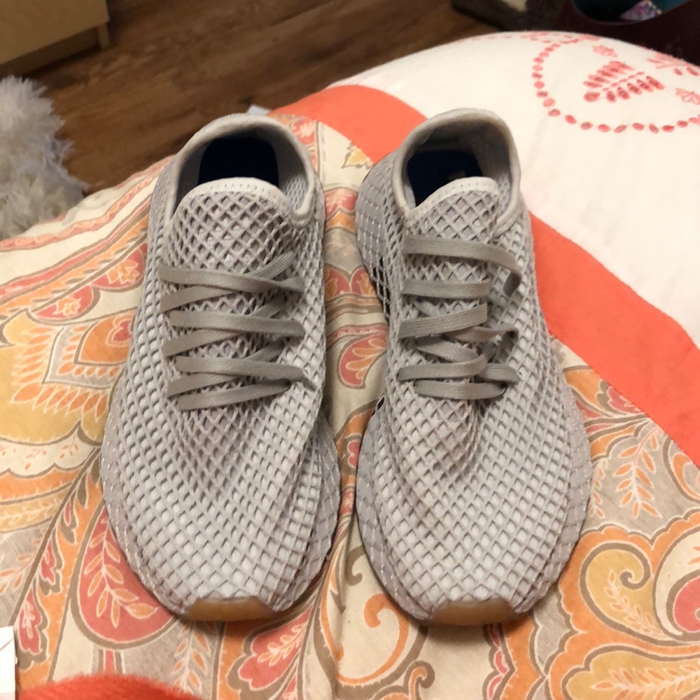 WORN ONCE Grey Knit Adidas Sneakers size 5